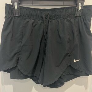 Nike shorts size medium